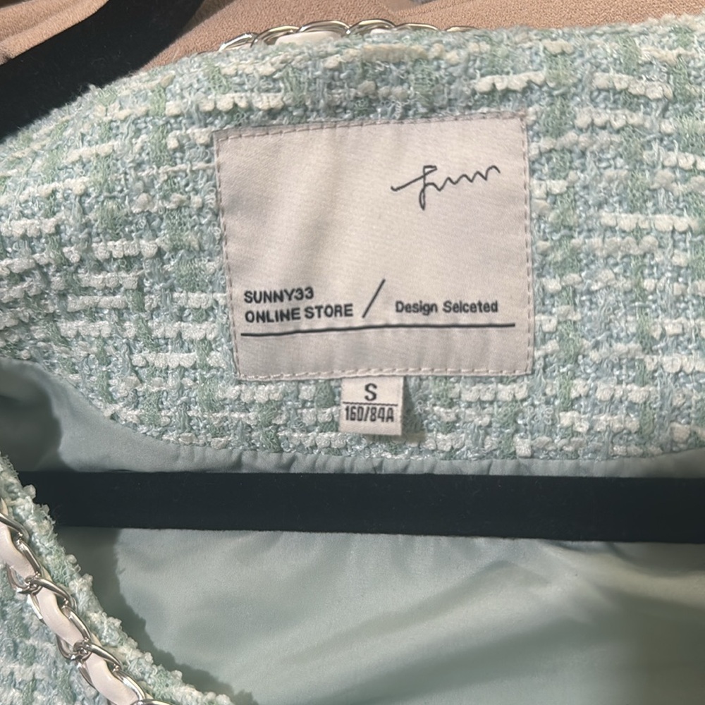 Cropped Tweed Jacket - Picture 2 of 3